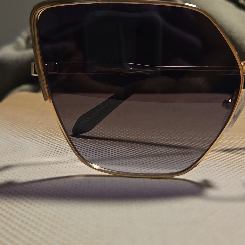 Quay Australia-NWOT "Srsly" Polarized Gold and Black Metal Sunglasses - Picture 6 of 17